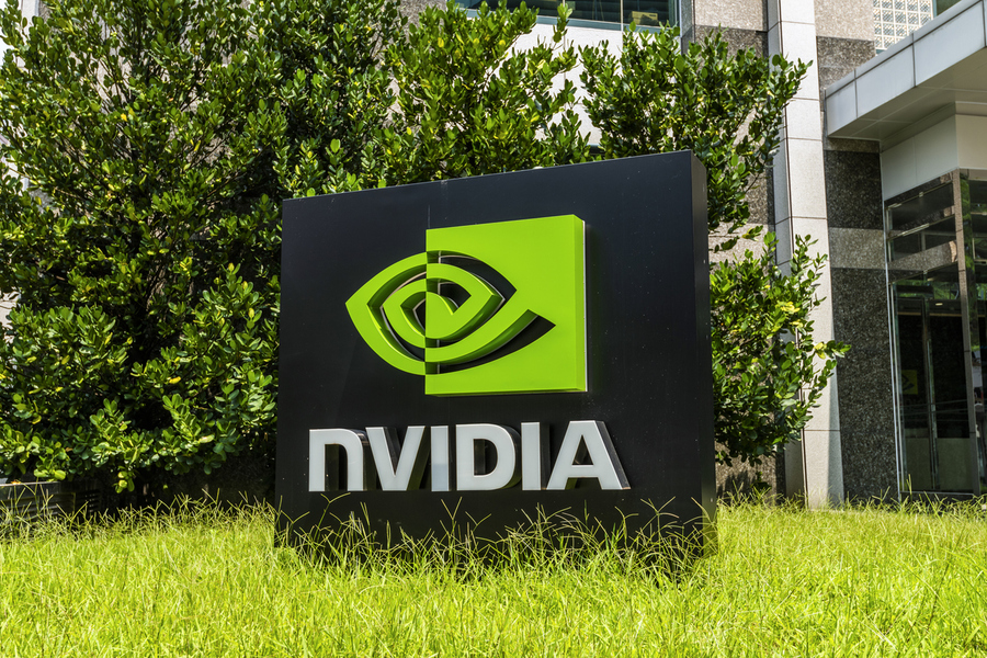 Lire la suite à propos de l’article Le feu vert américain rouvre les portes du marché chinois pour les puces H20 Nvidia